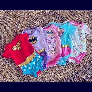 DC Comics Justice League Baby Girls' 5 Pack Bodysuits (0-3 months) lot set